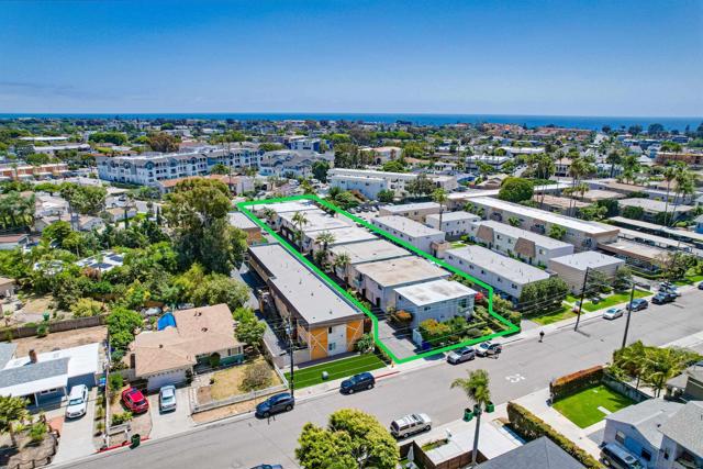 975 Laguna Drive, Carlsbad CA: https://media.crmls.org/mediaz/91815daf-158d-4921-89c8-5a3ddca7144b.jpg