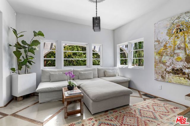 8249 Marmont Lane, Los Angeles CA: https://media.crmls.org/mediaz/91824f81-9770-4168-beed-17d48681f817.jpg