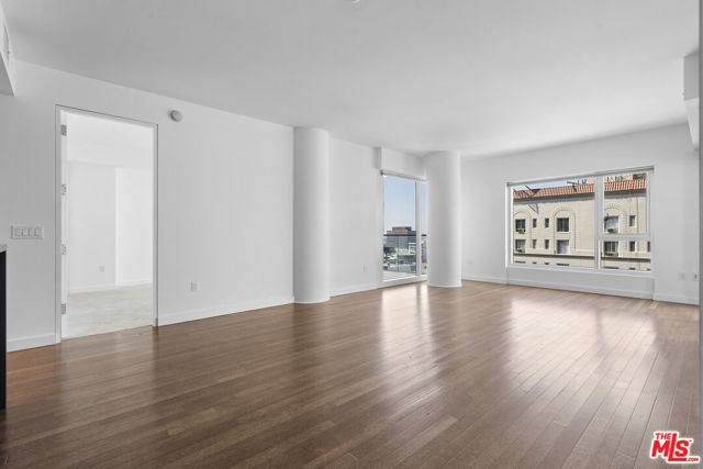 6250 Hollywood Boulevard, Los Angeles CA: https://media.crmls.org/mediaz/91827103-18c4-4e5d-b1b1-8bf1caa9ffef.jpg