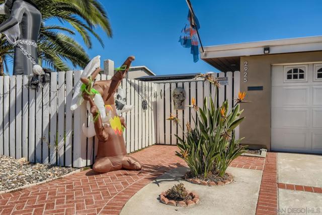 2925 Mission Village Dr, San Diego, California 92123, 3 Bedrooms Bedrooms, ,2 BathroomsBathrooms,Single Family Residence,For Sale,Mission Village Dr,250029574SD