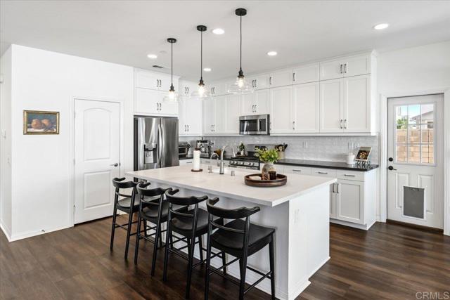 Detail Gallery Image 5 of 60 For 39665 Foxtail Dr, Temecula,  CA 92591 - 4 Beds | 3 Baths