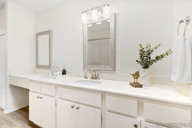 4469 Albatross Way, Oceanside CA: https://media.crmls.org/mediaz/9183ad27-a839-4b27-95a0-0744a83157ca.jpg