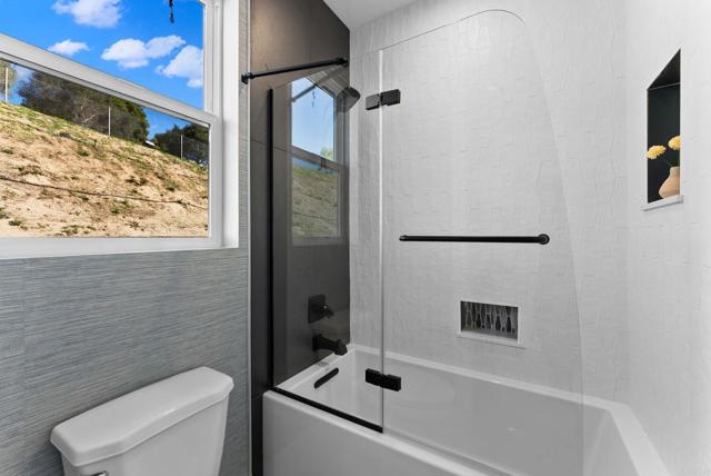 Detail Gallery Image 25 of 56 For 2747 via Del Robles, Fallbrook,  CA 92028 - 3 Beds | 3 Baths