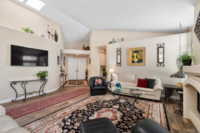 4964 Poseidon Way, Oceanside CA: https://media.crmls.org/mediaz/9184896a-e16d-4ec0-bf8c-2ed4215ed3fd.jpg