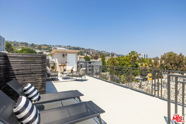 8833 Cynthia Street, West Hollywood CA: https://media.crmls.org/mediaz/9184a8bc-3ab4-4500-a4cf-b9e5f2596257.jpg