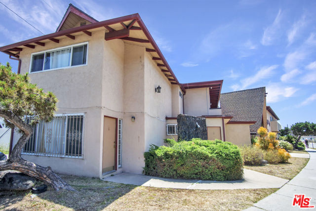 4600 Sawtelle Boulevard, Los Angeles CA: https://media.crmls.org/mediaz/91852f64-3532-4f6e-870a-ed55b82d010d.jpg