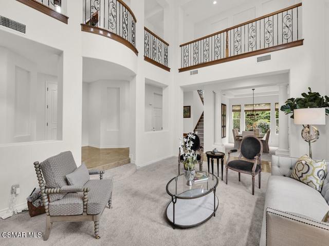 5455 Via Olas, Newbury Park CA: https://media.crmls.org/mediaz/9185aa30-f87d-46ae-abd2-0bb11b64371b.jpg