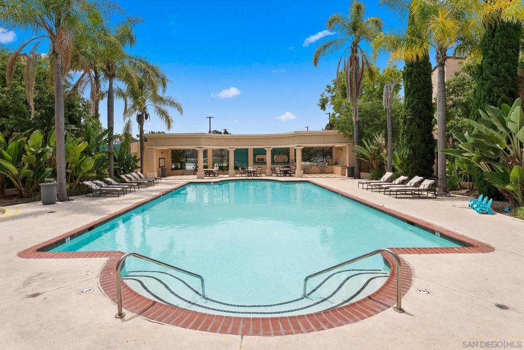 https://media.crmls.org/mediaz/9185cd4a-d99d-4e49-a02f-5a7222c2e32d.jpg?preset=X-Large
