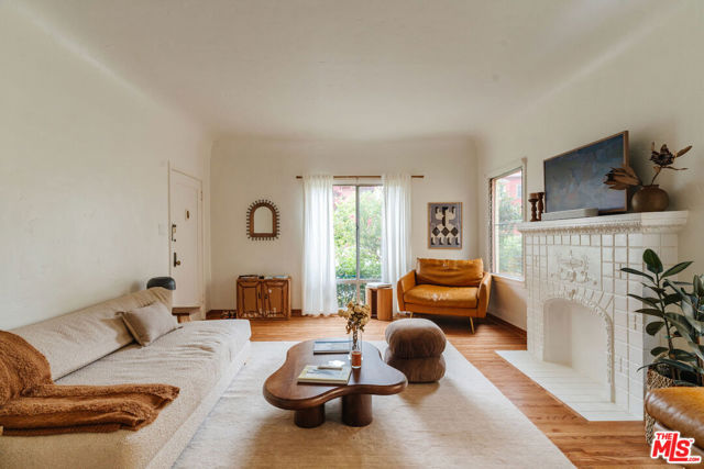4426 Price Street, Los Angeles CA: https://media.crmls.org/mediaz/91860ecb-d15f-45f1-a227-709142d6154f.jpg