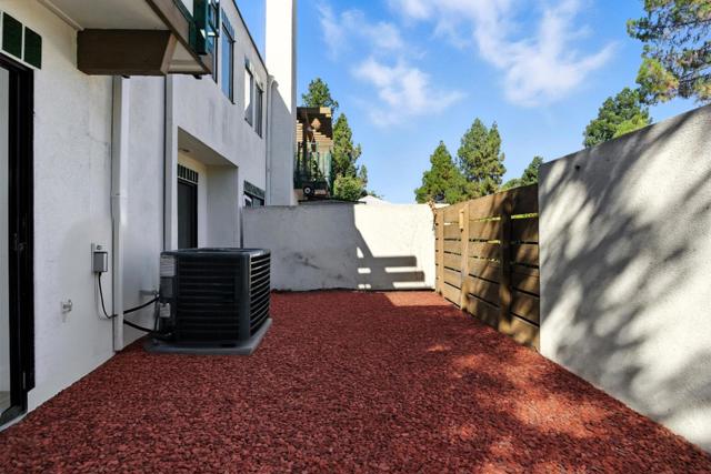 25 Bud Court, Pleasant Hill CA: https://media.crmls.org/mediaz/91867b47-78a0-4763-bf73-bedc9f2eb8a4.jpg