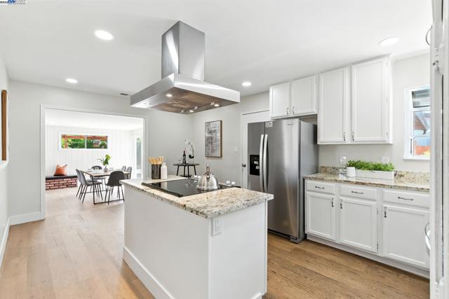 35458 Orleans Dr, Newark CA: https://media.crmls.org/mediaz/91876325-a87e-4871-acc2-83cb774b4fb5.jpg