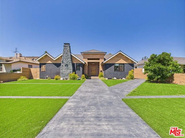 5109 Longridge Avenue, Sherman Oaks CA: https://media.crmls.org/mediaz/9187a6b5-1489-4b3a-b4a5-6c0d2117b6df.jpg