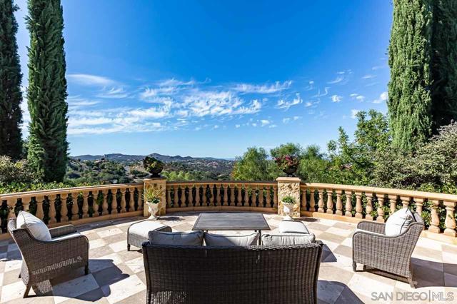 14440 Ridge Ranch Rd, Valley Center CA: https://media.crmls.org/mediaz/9187ff2b-29d3-41bf-bd07-608a2d4971a2.jpg