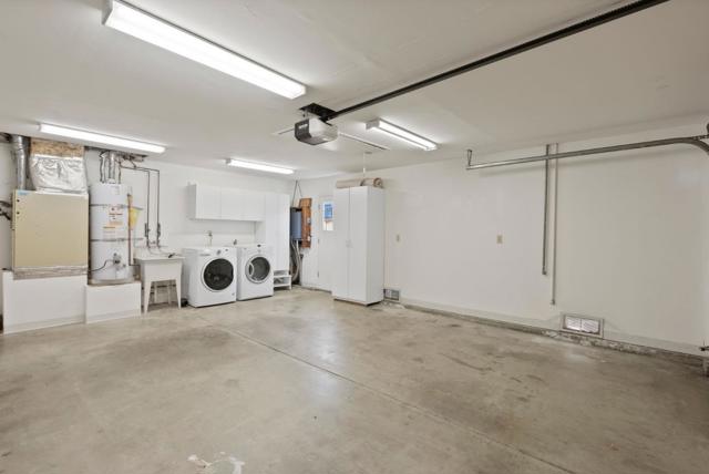 372 Bluefish Court, Foster City CA: https://media.crmls.org/mediaz/91882234-9d0b-4552-81c4-01703c7e7dac.jpg