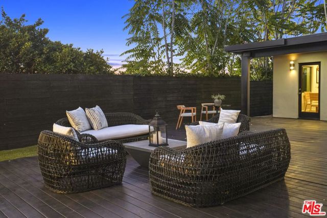 3838 Buena Park Drive, Studio City CA: https://media.crmls.org/mediaz/91886e9b-5f35-4fc0-9ddc-b31497af3831.jpg