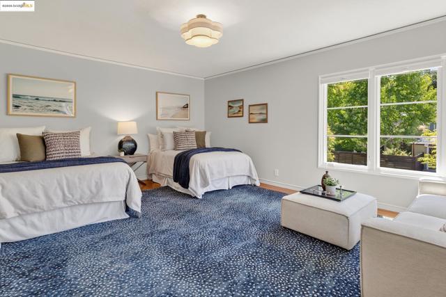 2773 Argyle Street, Oakland CA: https://media.crmls.org/mediaz/918a090d-88b5-46e6-88c1-398b8f99a1e4.jpg