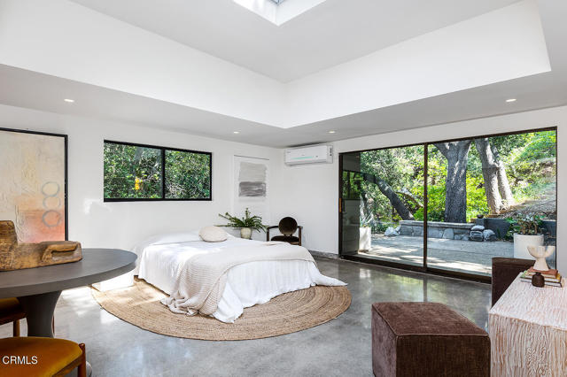 808 Inverness Drive, La Canada Flintridge CA: https://media.crmls.org/mediaz/918a274f-3b5b-4bf5-adcc-cc377c58d461.jpg