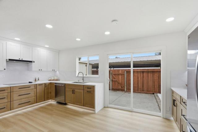 2672 Salome Ct, San Jose CA: https://media.crmls.org/mediaz/918a7531-3c05-45d0-912b-1f0f5d1e8893.jpg