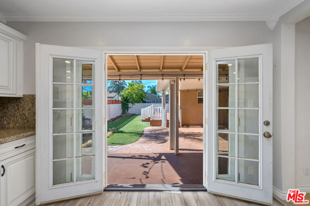 11816 Lemay Street photo 6