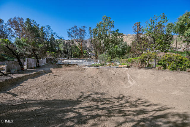 1695 E Loma Alta Drive, Altadena CA: https://media.crmls.org/mediaz/918aca84-96ab-4350-b42f-353fc23b275a.jpg