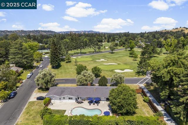 2302 Royal Oaks Dr, Alamo CA: https://media.crmls.org/mediaz/918ae703-537e-498f-9279-9fa45493d177.jpg