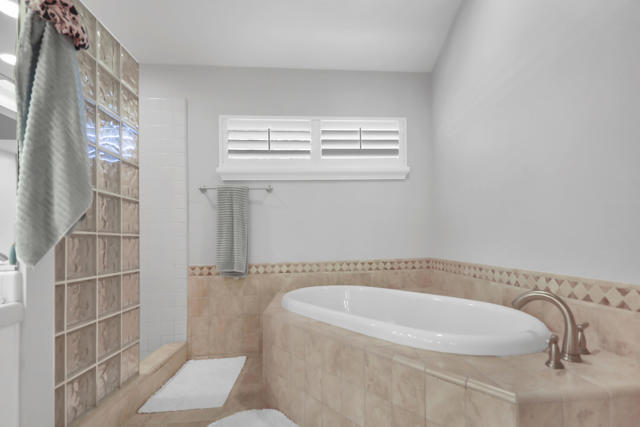 209 Bouquet Canyon Drive, Palm Desert, CA 92211