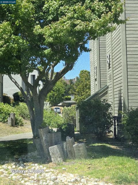 2753 East Ct, Richmond CA: https://media.crmls.org/mediaz/918b3b91-2b97-44df-a458-317dcb81d5ad.jpg
