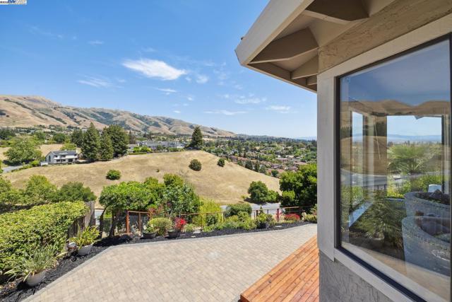 44030 Geddy Court, Fremont CA: https://media.crmls.org/mediaz/918bb7c9-ddeb-470e-9726-4cb5032378b3.jpg