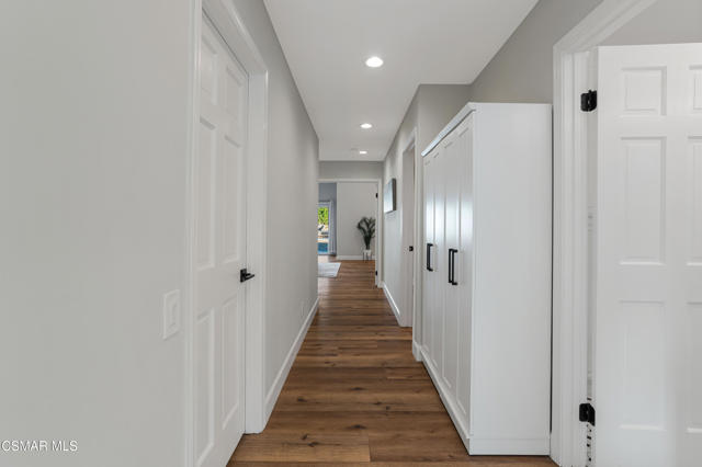 568 Bristol Avenue, Simi Valley CA: https://media.crmls.org/mediaz/918cba98-89d3-4b36-b06e-abbd17df7c72.jpg