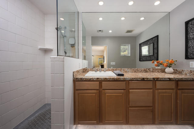 590 N Plaza Amigo, Palm Springs, CA 92262