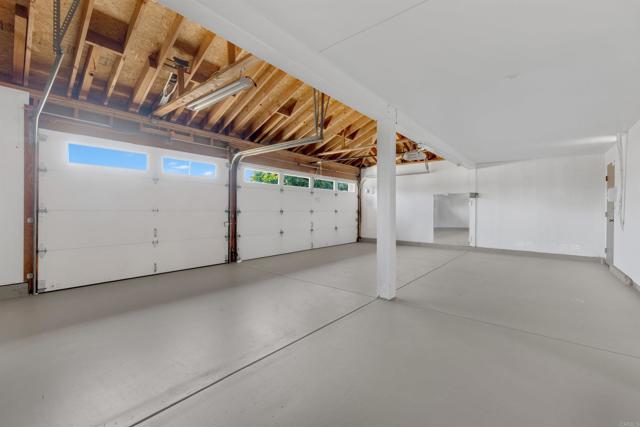 718 Lockwood Place, Oceanside CA: https://media.crmls.org/mediaz/918cc5dc-3b4e-4ec6-a5e6-22b8ef13abaf.jpg