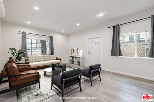 10136 Forbes Avenue, North Hills CA: https://media.crmls.org/mediaz/918d1119-6e0c-4f95-b8bb-67a177818d4b.jpg