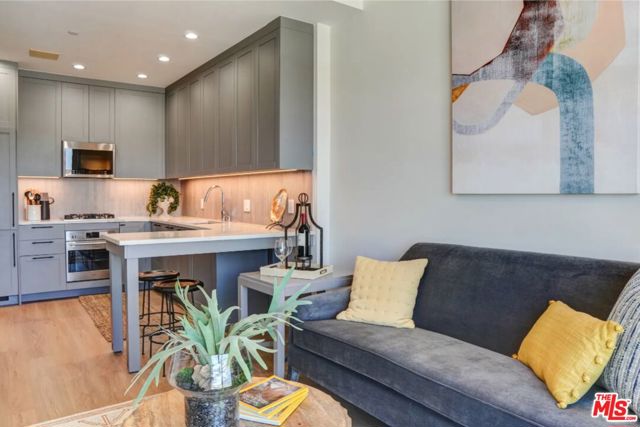 5768 W 3rd Street, Los Angeles CA: https://media.crmls.org/mediaz/918e240f-1cb5-44e6-ac22-933692d1efcc.jpg