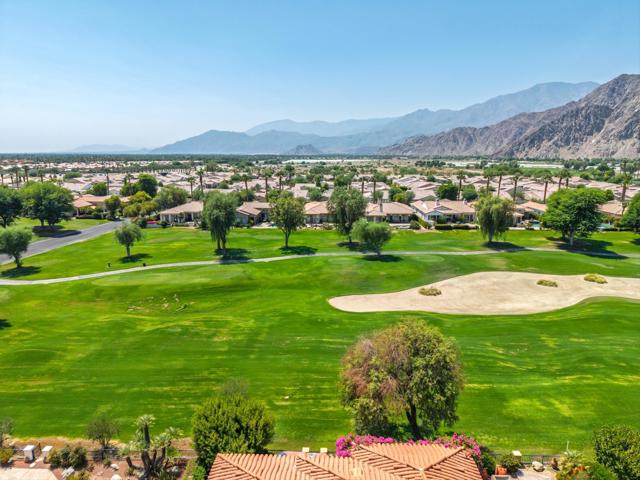 79885 Liga, La Quinta CA: https://media.crmls.org/mediaz/918e8513-8f5a-4f0e-a304-e37083d75211.jpg