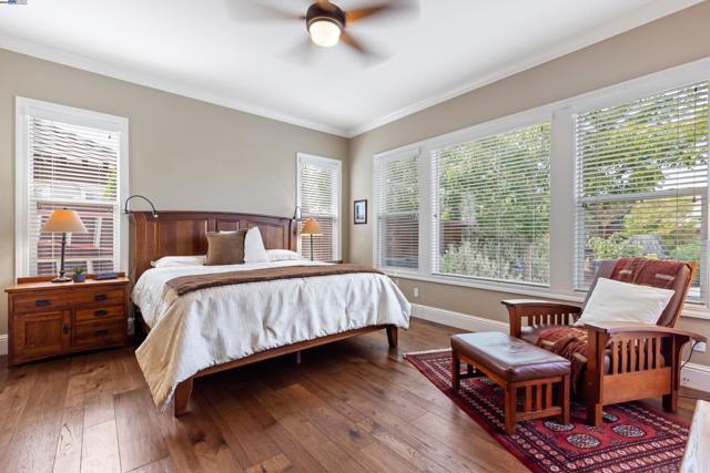 2062 Reserva Ct, Brentwood CA: https://media.crmls.org/mediaz/918e8bbd-fba2-4aa2-93ee-45eb2dfa6a02.jpg