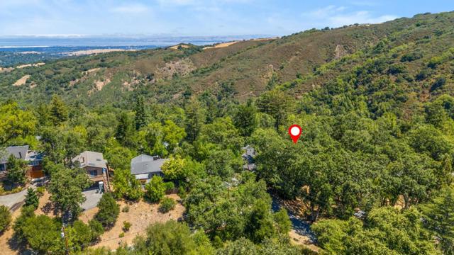 161 Los Trancos Circle, Portola Valley CA: https://media.crmls.org/mediaz/918e9bc7-c389-4e7d-bf84-03bf1f75f1dc.jpg