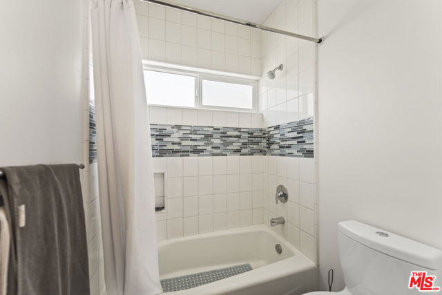 145 Napoleon Street, Playa del Rey CA: https://media.crmls.org/mediaz/918f5d20-7c17-42d6-9eef-81df0fd4a788.jpg