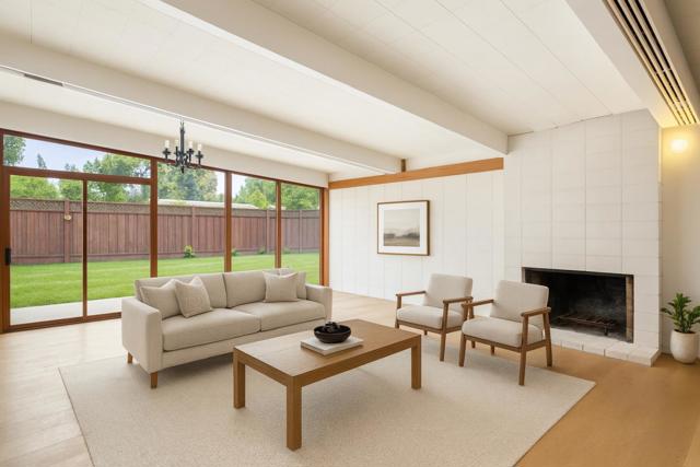 3728 Carlson Circle, Palo Alto CA: https://media.crmls.org/mediaz/918f7201-8325-4216-bf17-e63c900a9206.jpg