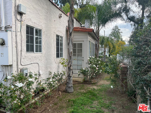 101 N La Peer Drive, Los Angeles CA: https://media.crmls.org/mediaz/918ff4ad-39ee-495f-91a6-f42bb33e33d8.jpg