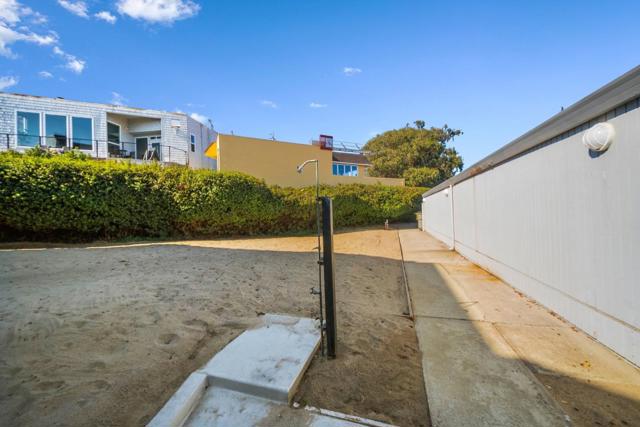 22130 E Cliff Drive, Santa Cruz CA: https://media.crmls.org/mediaz/9190dbe1-18c5-47fa-b987-647914db853a.jpg