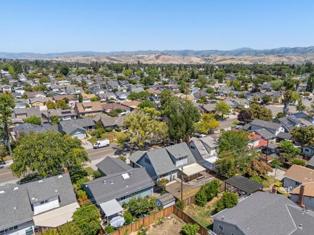 260 Bangor Avenue, San Jose CA: https://media.crmls.org/mediaz/91914ff8-0853-4cf3-a5b9-7247dedbb2bd.jpg