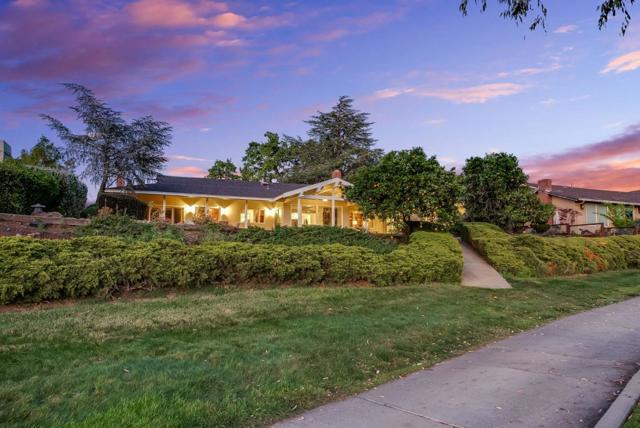 6915 Castlerock Drive, San Jose CA: https://media.crmls.org/mediaz/91915072-1ef0-4fab-a1db-a78df5fef279.jpg