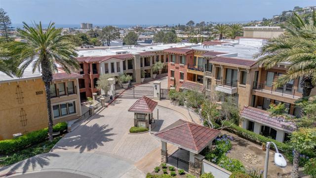 1000 Genter St, La Jolla CA: https://media.crmls.org/mediaz/9192b08b-09d5-4f3d-9e6f-7f9bb8b4e45f.jpg