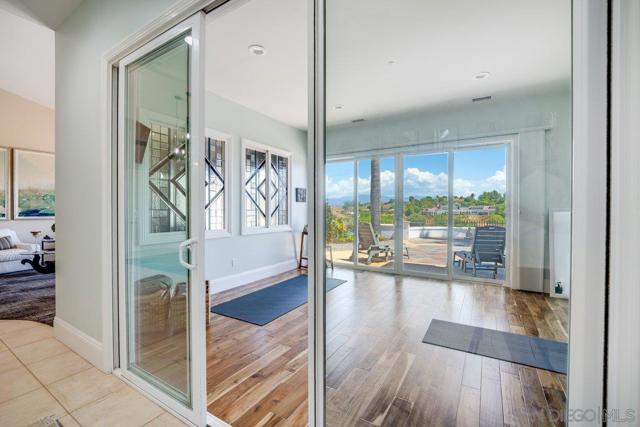 2860 Via Rancheros Way, Fallbrook CA: https://media.crmls.org/mediaz/9192dd63-df86-467a-8135-7e6a2a8413b9.jpg