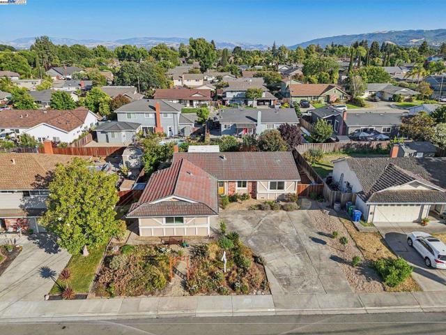 137 Cassandra Pl, San Ramon CA: https://media.crmls.org/mediaz/919309d9-72b3-423a-b169-deaa7bb7cebc.jpg