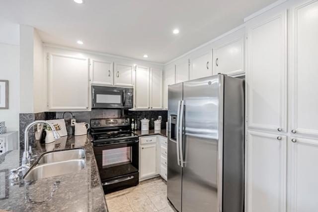 3259 San Carvante Way, Union City CA: https://media.crmls.org/mediaz/91934c8f-ceb4-4772-8a3c-93e6805a5dce.jpg