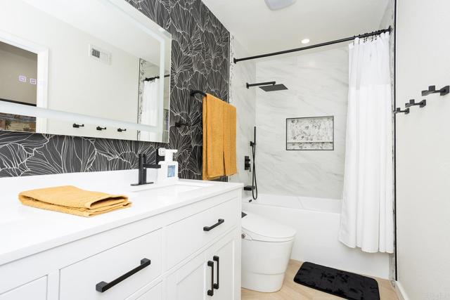 Detail Gallery Image 22 of 53 For 5627 Yerba Anita, San Diego,  CA 92115 - 4 Beds | 2 Baths