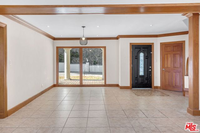 3200 Oakley Drive, Los Angeles CA: https://media.crmls.org/mediaz/9193a5d1-344f-4afe-893b-30e8a28263f7.jpg