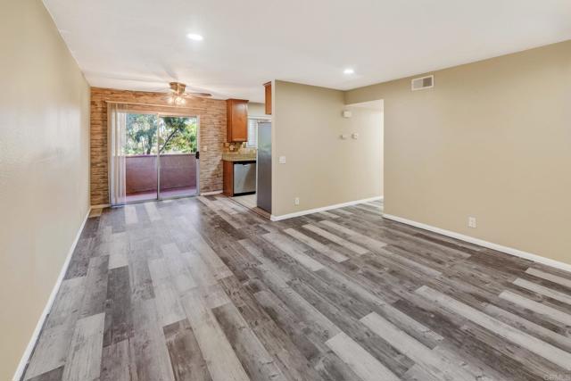 Detail Gallery Image 3 of 33 For 514 Calle Montecito #80,  Oceanside,  CA 92057 - 2 Beds | 2 Baths