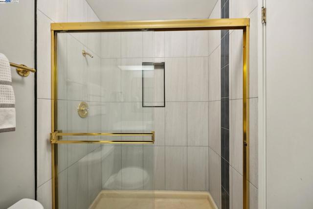 3362 Tonga Ln, Alameda CA: https://media.crmls.org/mediaz/9194ac2f-7f48-4bba-a7dc-baf6b865175e.jpg